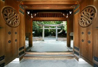 torii gate, Meiji-jingu Shrine, Japan torii gate, Meiji-jingu Shrine, Japan