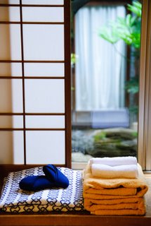 zen-like bedroom